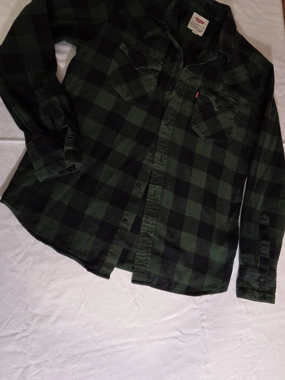 Levi's Men's Dark Green and Black Buffalo Plaid Button-Down Shirt